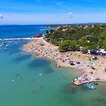 Apartamento Dalmatia Camp 84 Mobil House *